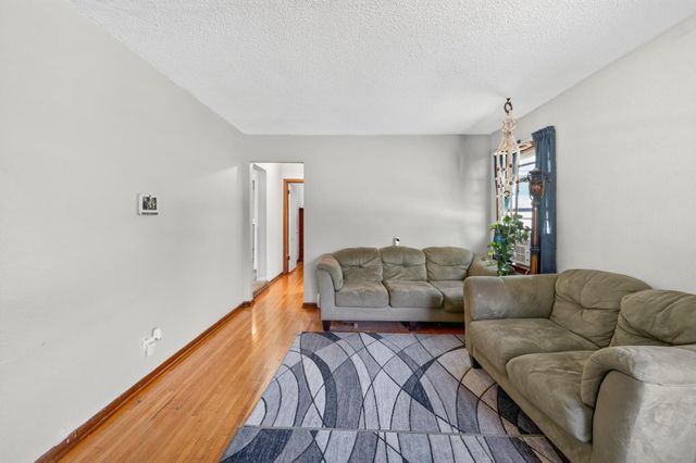 725 California Avenue E, Saint Paul, MN 55106