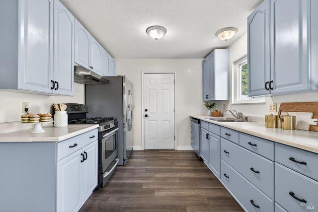 9865 Sunray Pl, Windsor, CA 95492