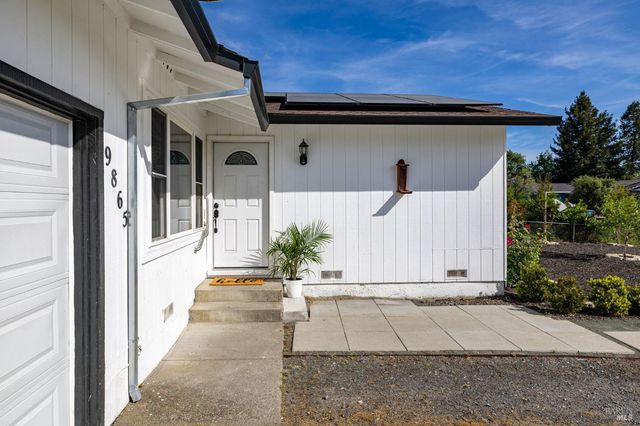 9865 Sunray Pl, Windsor, CA 95492