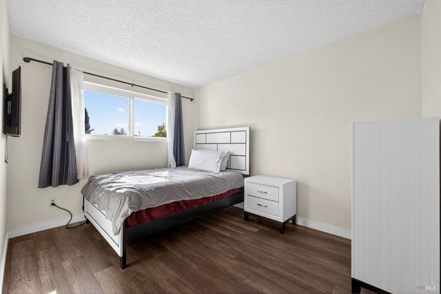 9865 Sunray Pl, Windsor, CA 95492