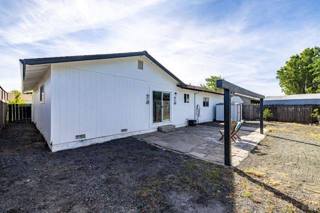 9865 Sunray Pl, Windsor, CA 95492