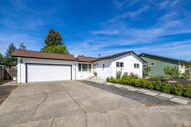 9865 Sunray Pl, Windsor, CA 95492