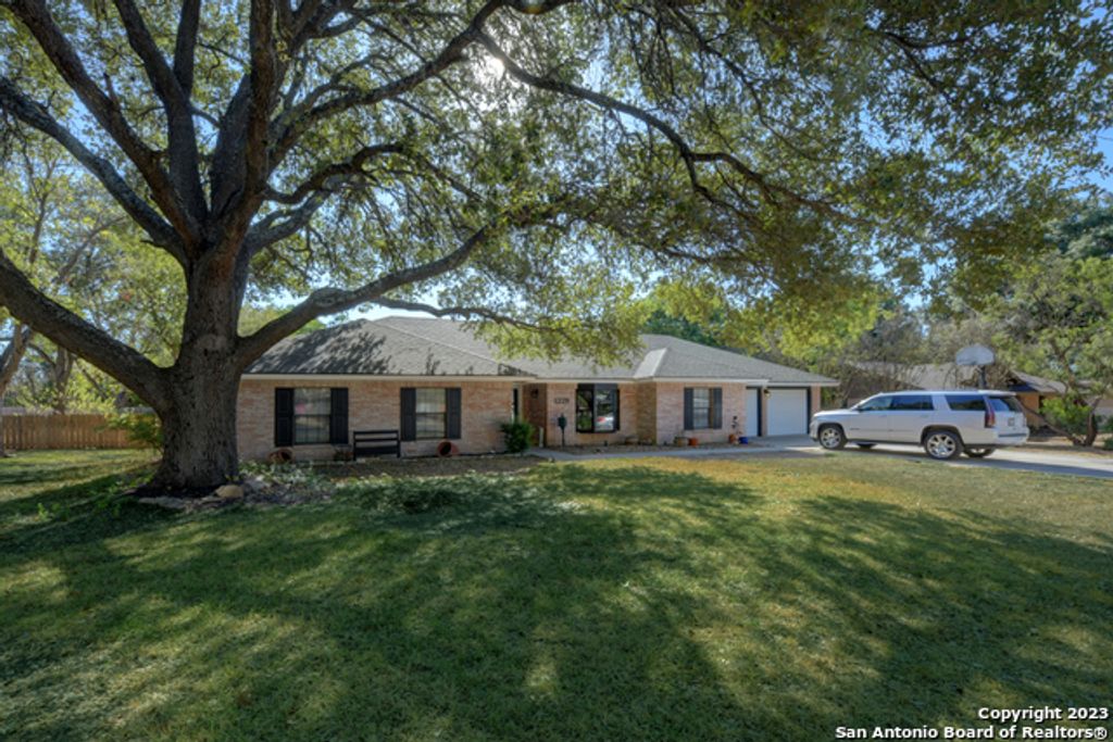 1229 RAPIDS RD, New Braunfels, TX 78130
