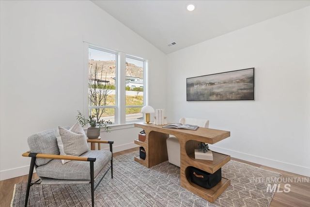 3527 E Warm Springs Ave, Boise, ID 83716