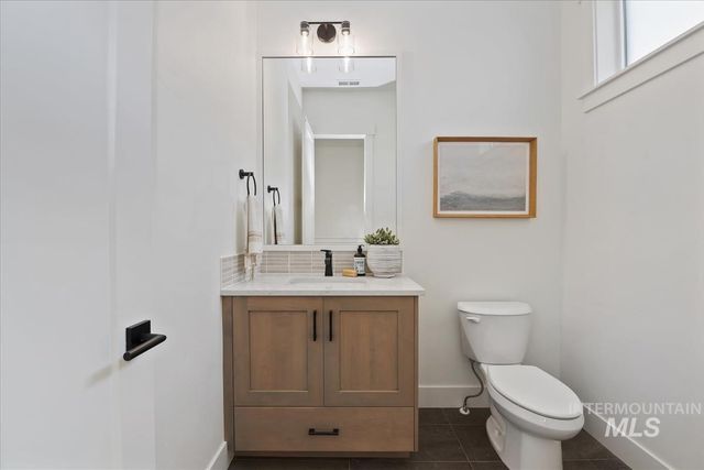 3527 E Warm Springs Ave, Boise, ID 83716