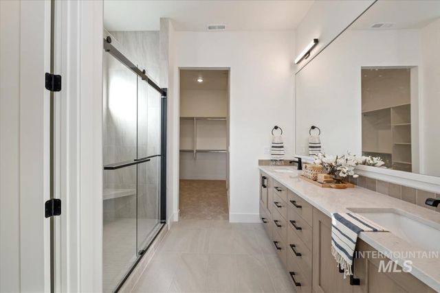 3527 E Warm Springs Ave, Boise, ID 83716