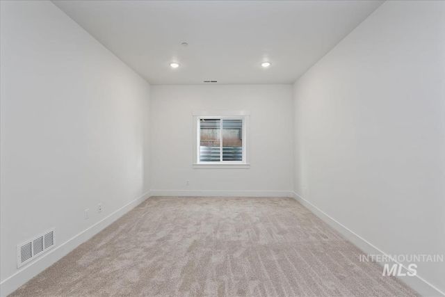 3527 E Warm Springs Ave, Boise, ID 83716