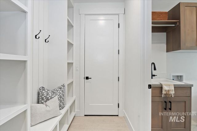 3527 E Warm Springs Ave, Boise, ID 83716