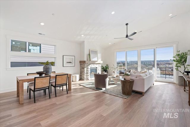 3527 E Warm Springs Ave, Boise, ID 83716