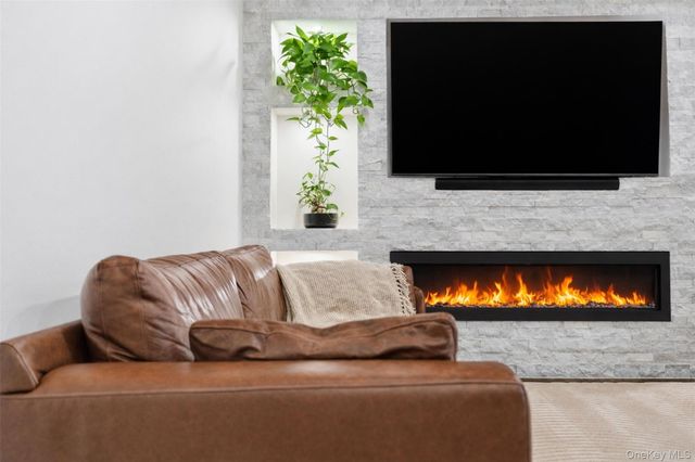 14 Soundview Avenue 31, White Plains, NY 10606