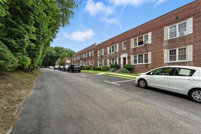 14 Soundview Avenue 31, White Plains, NY 10606