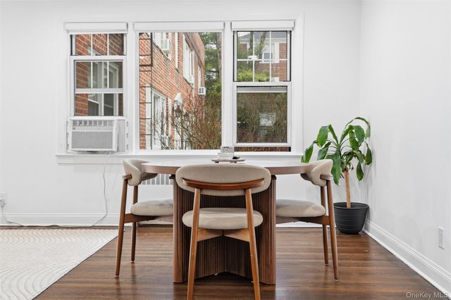 14 Soundview Avenue 31, White Plains, NY 10606