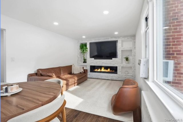 14 Soundview Avenue 31, White Plains, NY 10606