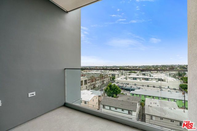3688 Overland Avenue 408, Los Angeles, CA 90034