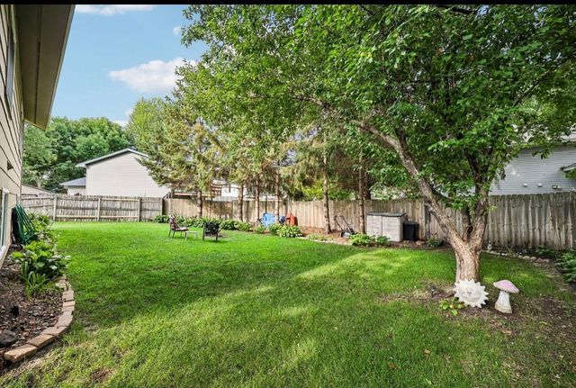 687 116th Lane NE, Blaine, MN 55434