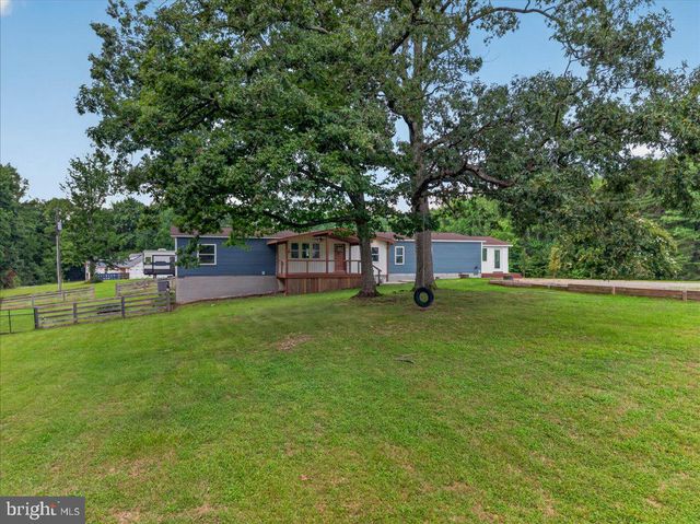 1837 EASTHAM RD, Bumpass, VA 23024