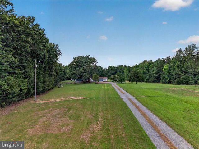 1837 EASTHAM RD, Bumpass, VA 23024