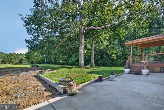 1837 EASTHAM RD, Bumpass, VA 23024