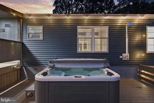 1837 EASTHAM RD, Bumpass, VA 23024