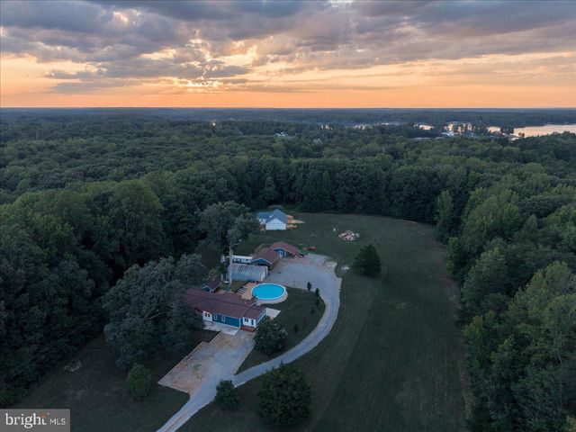 1837 EASTHAM RD, Bumpass, VA 23024