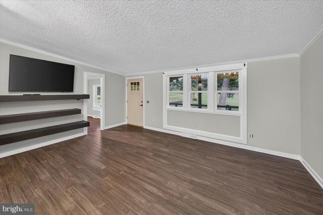 1837 EASTHAM RD, Bumpass, VA 23024