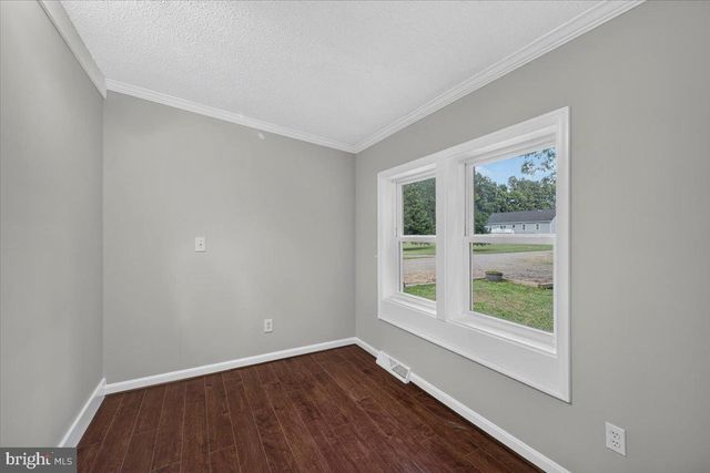 1837 EASTHAM RD, Bumpass, VA 23024