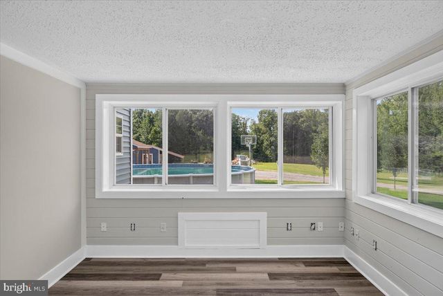 1837 EASTHAM RD, Bumpass, VA 23024