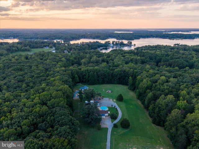 1837 EASTHAM RD, Bumpass, VA 23024