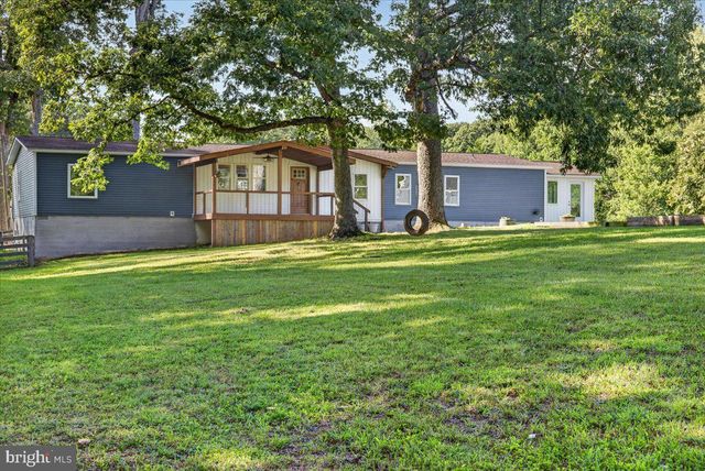 1837 EASTHAM RD, Bumpass, VA 23024