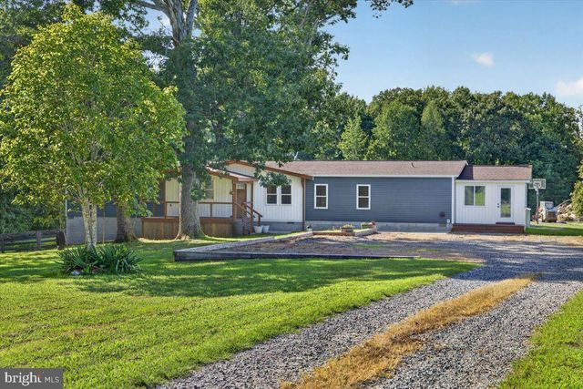 1837 EASTHAM RD, Bumpass, VA 23024