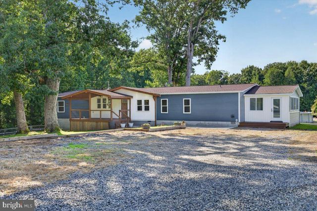 1837 EASTHAM RD, Bumpass, VA 23024