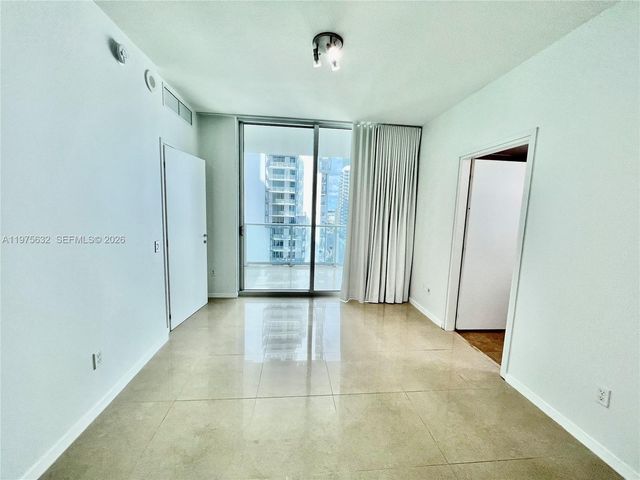 300 S Biscayne Blvd T-3011, Miami, FL 33131