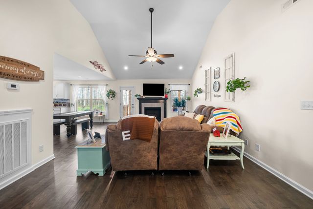 2675 Mockingbird Hill Rd, Palmyra, TN 37142