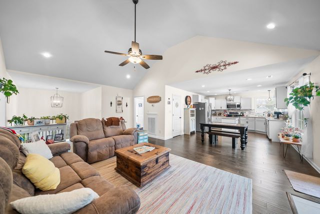 2675 Mockingbird Hill Rd, Palmyra, TN 37142