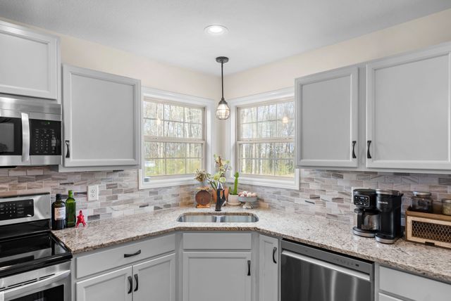 2675 Mockingbird Hill Rd, Palmyra, TN 37142