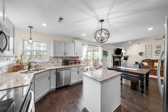 2675 Mockingbird Hill Rd, Palmyra, TN 37142