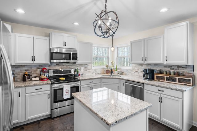 2675 Mockingbird Hill Rd, Palmyra, TN 37142