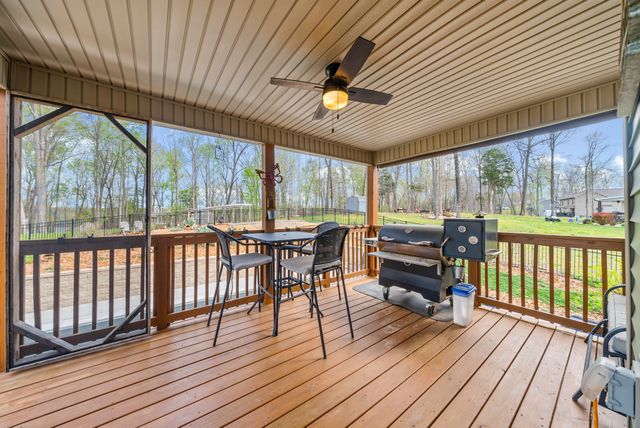 2675 Mockingbird Hill Rd, Palmyra, TN 37142