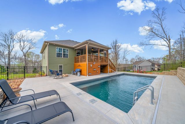 2675 Mockingbird Hill Rd, Palmyra, TN 37142