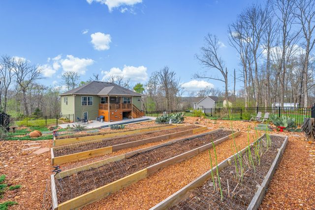 2675 Mockingbird Hill Rd, Palmyra, TN 37142