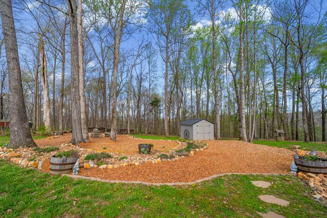 2675 Mockingbird Hill Rd, Palmyra, TN 37142