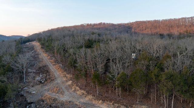 2130 Carlton Road, Hollister, MO 65672