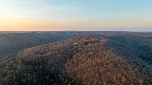 2130 Carlton Road, Hollister, MO 65672