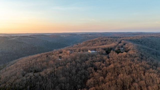 2130 Carlton Road, Hollister, MO 65672