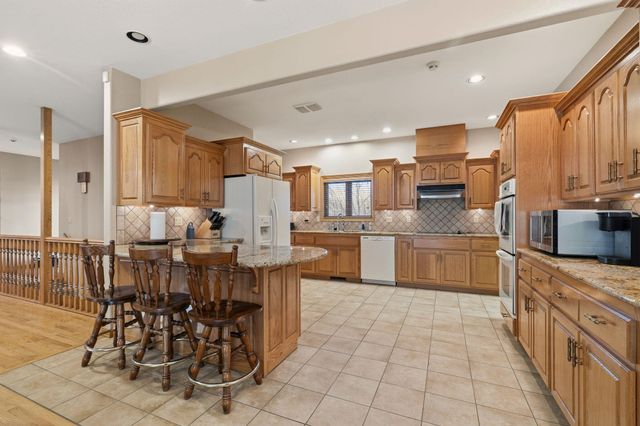 2130 Carlton Road, Hollister, MO 65672