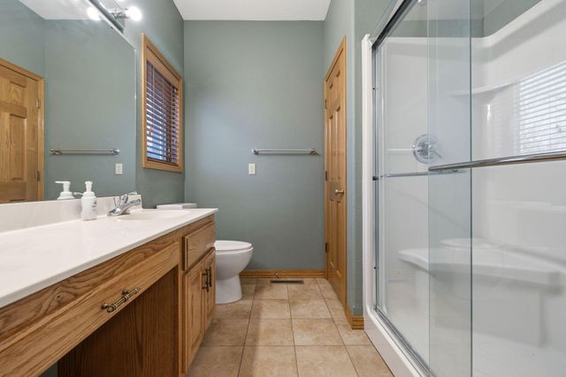 2130 Carlton Road, Hollister, MO 65672