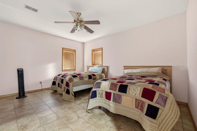 2130 Carlton Road, Hollister, MO 65672