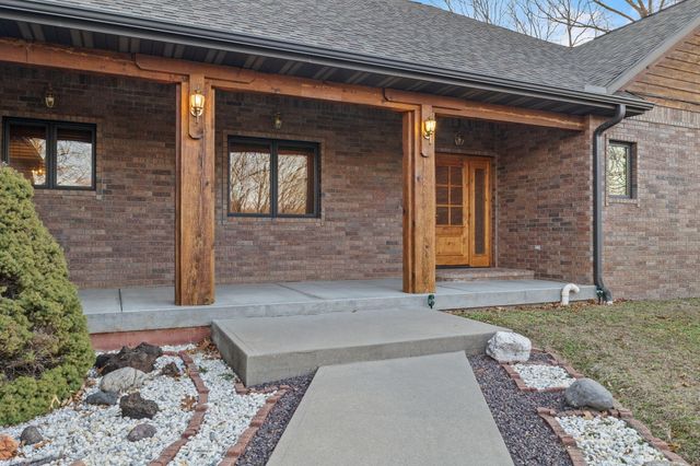 2130 Carlton Road, Hollister, MO 65672