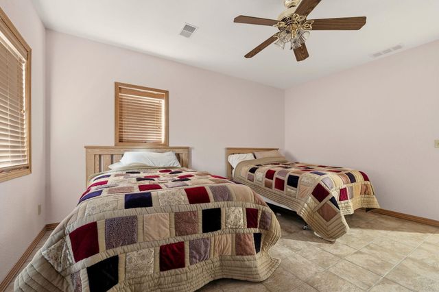 2130 Carlton Road, Hollister, MO 65672