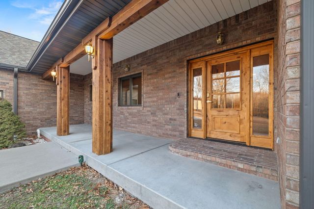 2130 Carlton Road, Hollister, MO 65672